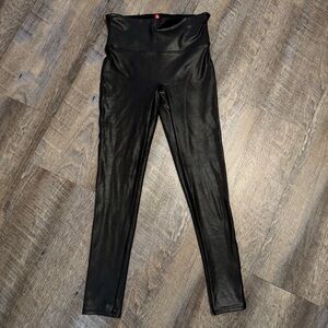 SPANX Faux Leather Leggings Black Petite Medium High Rise Pull On Shaping